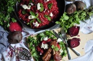Rote Rüben RIsotto mit Ziegenfrischkäse, Lamm und Kräuter