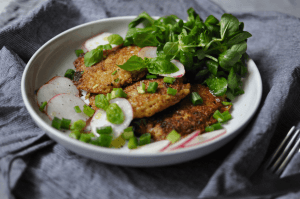 Frühstück Quinoa Puffer mit Salat