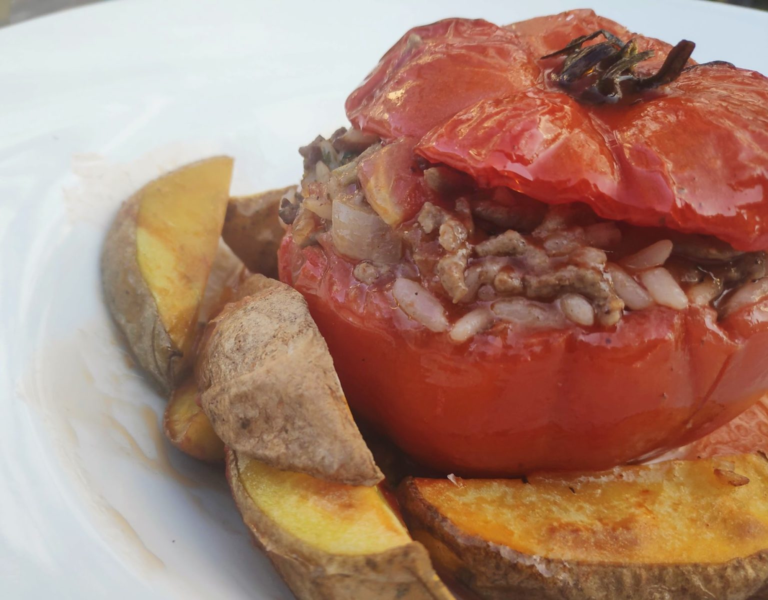 Griechische gefüllte Tomaten aus dem Backrohr - whenannacooks